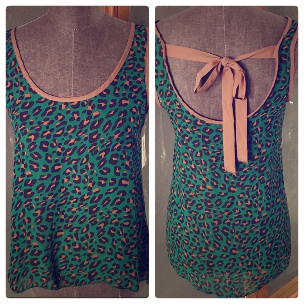 NWT Semi-sheer sleeveless top w back tie S